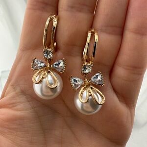 Ribbon bridal Gold and Pearl Drop Earrings
